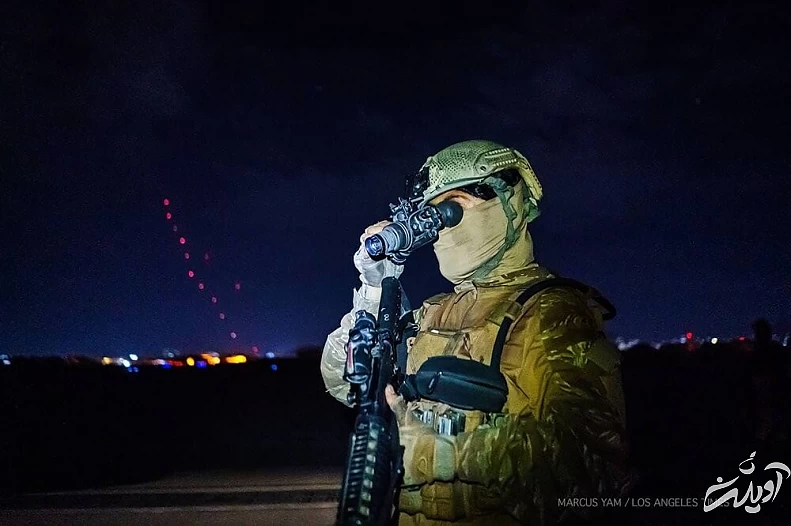 سجد شکر طالبان با لباس آمریکایی در بدرقه آمریکایی!